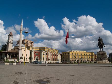 Tirana, capital de Albania, un recorrido por esta ciudad
