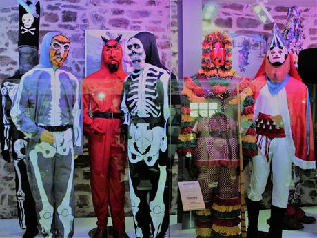 [Apuesta Telúrica] Lentillas De Colores - Arrancacorazones EP + Fiesta De Los Maniquíes