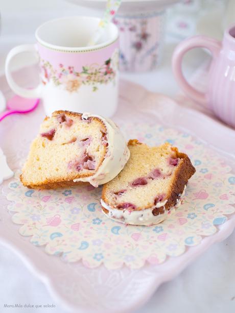 Bundt Cake de fresas y leche condensada Bundt Cake de fresas y leche condensada