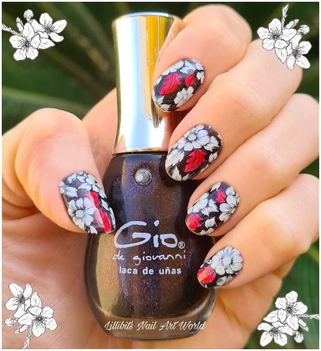 Manicura a juego con mi blusa de flores de Mango