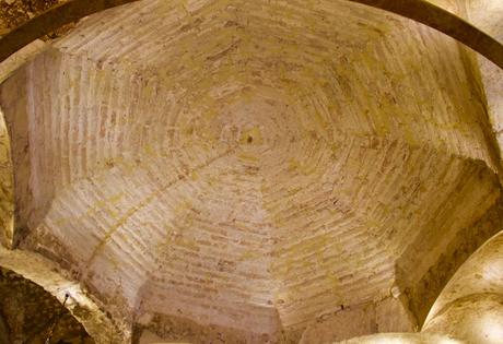 Los baños almohades del Bar Giralda (2): la sala templada.