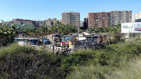 imagen 8: En Benimaclet  sigue las mismas pautas que en otras ciudades y pueblos de la Comunidad Valenciana: Masías, casas y tierras  ocupadas, chabolas  construidas  en solares.