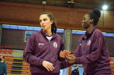 Galería de clics del Bàsquet Femení Sant Adrià-Lima Horta Bàsquet (Liga Femenina 2)