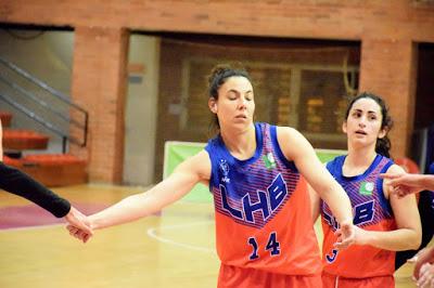 Galería de clics del Bàsquet Femení Sant Adrià-Lima Horta Bàsquet (Liga Femenina 2)