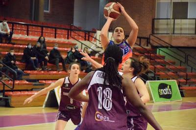 Galería de clics del Bàsquet Femení Sant Adrià-Lima Horta Bàsquet (Liga Femenina 2)