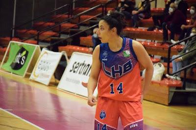 Galería de clics del Bàsquet Femení Sant Adrià-Lima Horta Bàsquet (Liga Femenina 2)