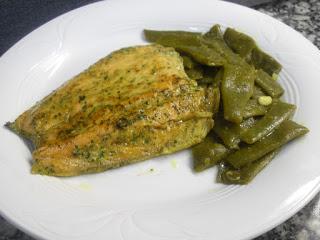 Salmón salvaje y judías verdes rehogadas al curry.