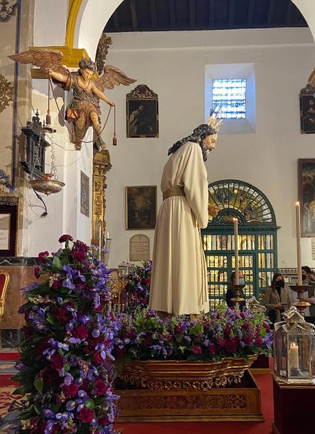 Un ratito de oración con el Señor del Silencio en el desprecio de Herodes.