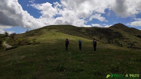 Subiendo al Pico Matacaleao