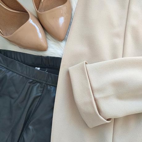 conjunto blazer 3 + 1 ideas para combinar unos leggins de polipiel 02