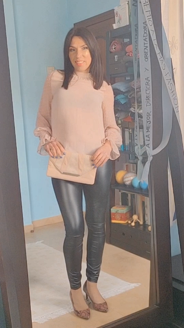 con plumetti 3 + 1 ideas para combinar unos leggins de polipiel 05