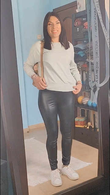 3 + 1 ideas para combinar unos leggins de polipiel