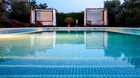 La piscina como construcción auxiliar de la casa