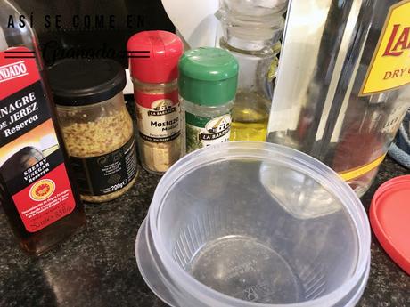 Salsa de mostaza con eneldo para pescado y aves Salsa de mostaza con eneldo para pescado y aves