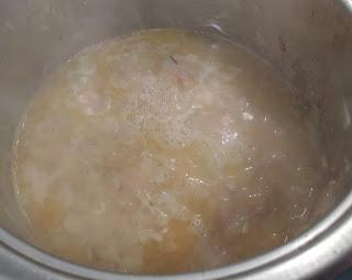 CREMA DE FOIE DE PATO AL AROMA DE BRANDY, ALCACHOFAS CONFITADAS, CHANTARELAS, YEMAS DE HUEVO DE CODORNIZ CURADAS y JAMÓN.