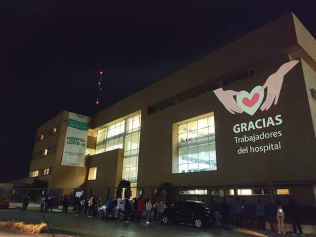 Proyectan mensajes de apoyo en Hospital de Soledad de Graciano Sánchez