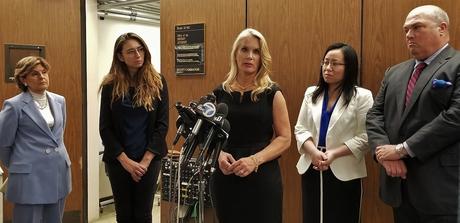 Universidad del Sur California pagará más de 1.000 millones de dólares a mujeres abusadas por ginecólogo