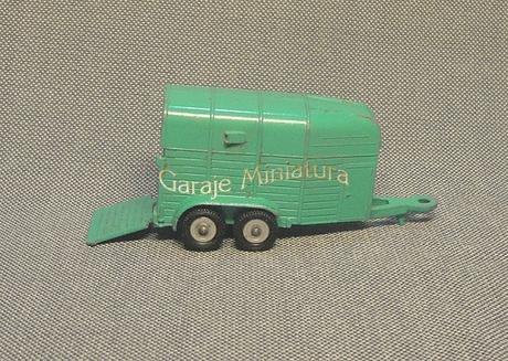 Tráiler transporte de caballos de Husky Tráiler transporte de caballos de Husky