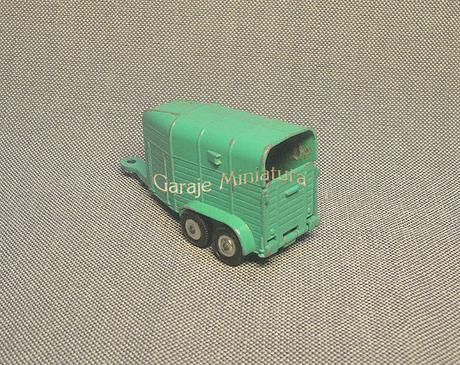 Tráiler transporte de caballos de Husky Tráiler transporte de caballos de Husky