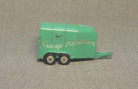 Tráiler transporte de caballos de Husky Tráiler transporte de caballos de Husky