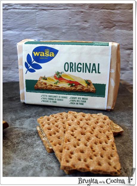 Tosta con trigueros y salmón Tosta con trigueros y salmón