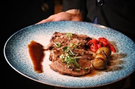 Candela Restaurante rinde homenaje al cerdo ibérico