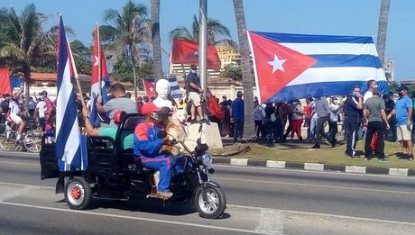 #Cuba, La Habana: Jóvenes cubanos en caravana contra el Bloqueo