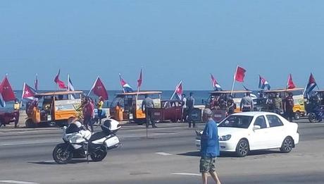 #Cuba, La Habana: Jóvenes cubanos en caravana contra el Bloqueo