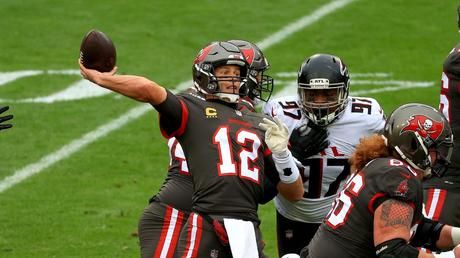 ¿Son los Buccaneers favoritos al Super Bowl LVI tras retener a sus estrellas?