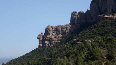 De Can Maçana a la Roca Foradada de Montserrat De Can Maçana a la Roca Foradada de Montserrat