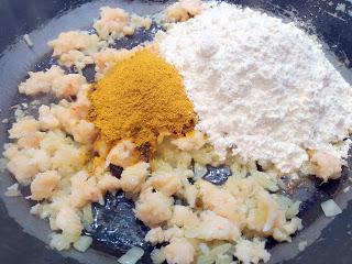 CROQUETAS DE LANGOSTINOS CON LECHE DE COCO Y CURRY DE MADRÁS. CROQUETAS DE LANGOSTINOS CON LECHE DE COCO Y CURRY DE MADRÁS.