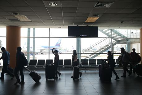 Tráfico aéreo internacional de pasajeros en Comunidad Andina disminuyó 75.8% en 2020