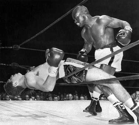 Golpeando las puertas de la cárcel Golpeando las puertas de la cárcel