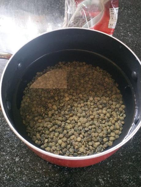 Cómo hacer germinados en casa Paso 1: Las lentejas en remojo (2 horas)