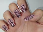 Diseño uñas para primavera rosa negro flores