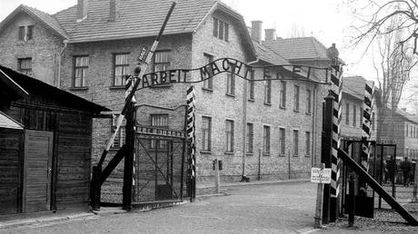 AUSCHWITZ