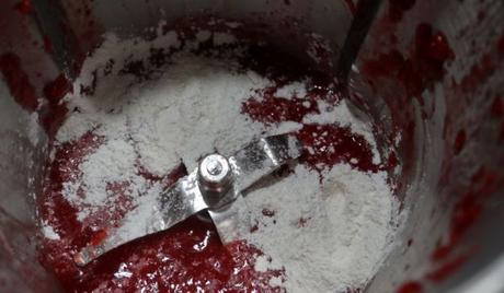 Cuajada de Fresa con Mambo Echamos la cuajada y mezclamos todo