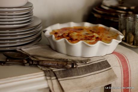 Patatas con Bechamel, Picadillo de Chorizo y Huevo Cocido