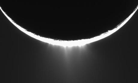 Enceladus ¿Géiseres que se mueven?