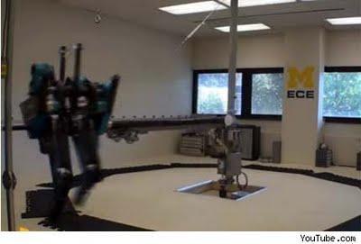 VÍDEO: Robot que corre como un humano