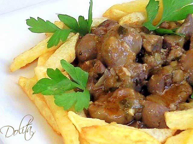 RIÑONES DE CORDERO EN SALSA