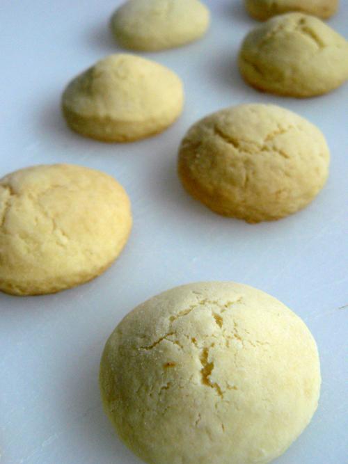 alfajores de maizena y mate | para combatir el frío polar