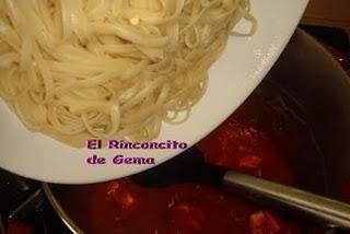 ALBONDIGAS DE MERLUZA CON PASTA