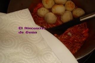 ALBONDIGAS DE MERLUZA CON PASTA