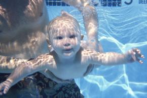 VIDEO SOBRE EL REFLEJO NATATORIO EN EL RECIÉN NACIDO