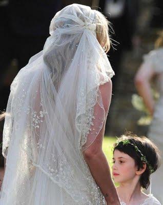 Los favores de mis amigas ....Ponme el velo!!