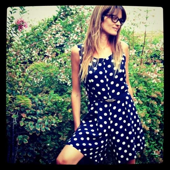 mono vintage pantalón corto lunares 