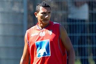 Vandinho firma por Al Sharjah( Emiratos Arabes Unidos)