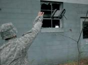 Pequeños robots armados cámaras explosivos: soldados participan batalla desde distancia