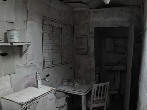 Curiosa casa de cartón